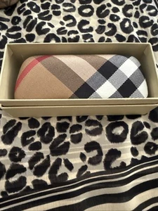 Burberry Classic Nova Check Plaid Hard Clamshell Sunglass Eyeglass Glasses Case - Picture 1 of 5