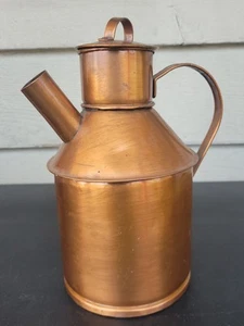 Jarra jarra vintage de cobre de 9" con tapa firmada por granja A.L. Brearcliffe - Imagen 1 de 5