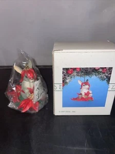 Vintage Charming Tails Mouse Figurine "CHRISTMAS FLOWERS" Ornament NEW In Box - Picture 1 of 1