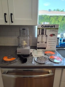 Cuisinart Professional Series Custom Pro 11, 11-Cup Food Processor DLC-8S TX - Picture 1 of 16