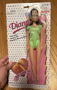 Vintage Diana Modepuppe 11,5 Zoll Barbie Clone NEU SELTEN Spielzeug grüner Badeanzug NEU - Bild 1 von 7