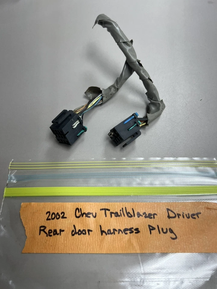 2002 - 2009 GMC ENVOY TRAILBLAZER Driver Rear Door Harness Plug - Image 1 of 1