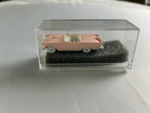 PRALINE 1/87 SCALE 1956 FORD THUNDERBIRD PINK NEW - Picture 1 of 6
