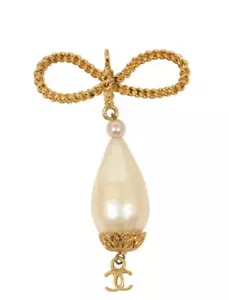 Chanel Vintage Teardrop CC Logo White Pearl Gold Pendant Necklace Pendant Charm - Picture 1 of 12