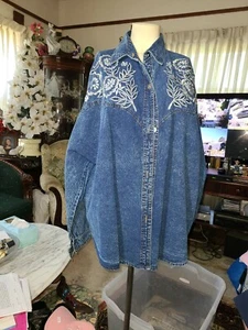 Jean Jacket XL Women floral embroidery Distressed Embellished Butterfly Xl - Picture 1 of 2