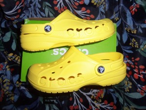 crocs yellow fur