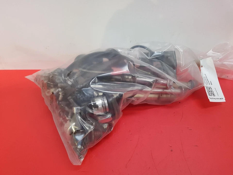 2017 TRIUMPH BONNEVILLE T100 BLACK VARIOUS FIXINGS - Изображение 1 из 2