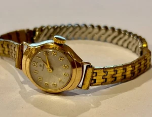 Vintage 9ct gold Tudor rolex Ladies watch In Good Working Condition - Picture 1 of 15