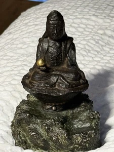 ASIATISCHE ANTIKE BRONZE & GUSSEISEN QUAN YIN AUF SCHILDKRÖTE - Bild 1 von 19