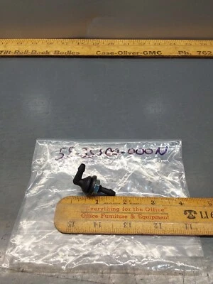 Mangueira de lavadora Gillig Bus 3/16" através do painel encaixe de cotovelo com porca, arruela e borracha - Imagem 1 de 3