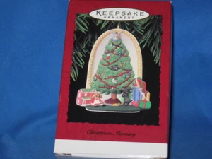 Christmas morning Hallmark ornament 1995 Christmas tree - Imagen 1 de 3