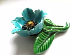 VINTAGE ITALIAN POTTERY MAJOLICA BLUE ANENOME FLOWER - Picture 1 of 8