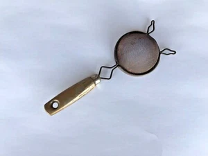 Vintage Strainer Tan Handle Wire Mesh Farmhouse Kitchen Utensil Collectible - Picture 1 of 2