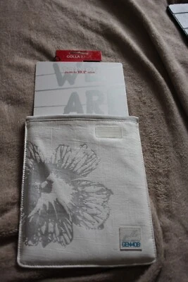 Bolsos Golla - Bolsillo Tablet para Tablet 10.1" - Blanco con Flor Plateada Foto 1 de 4