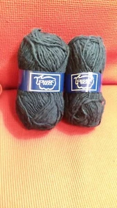 2 skeins ICELANDIC WOOL Yarn NAVY BLUE 200g total 218 yds - Picture 1 of 3