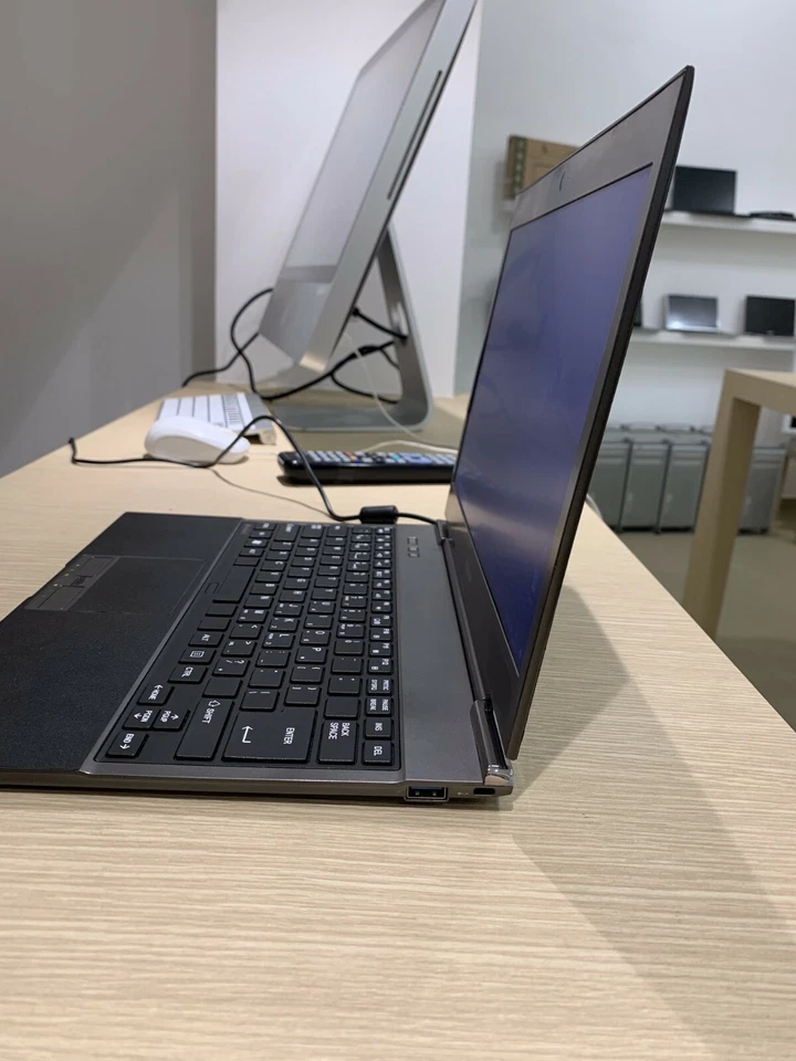 Toshiba Dynabook R632/G Notebook, i5(1.80GHz), 4GB, 256GB SSD, 13.3" - Immagine 1 di 4