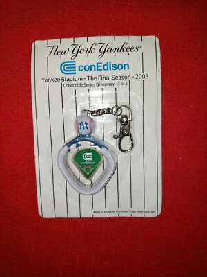 RARE NEW YORK YANKEES CONEDISON 2008 STADIUM KEYCHAIN  - Image 1 of 2