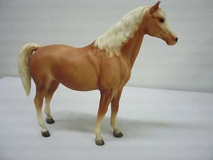 Breyer Horse - Picture 1 of 6
