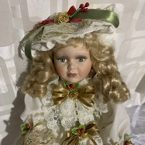 Porcelain Doll HOLLY Christmas Doll Leonardo Collection - Picture 1 of 9