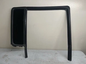 Jeep JK Wrangler OEM Rear Passenger Door Vent Window Glass w Seal 07-17 - Picture 1 of 6