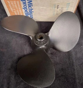 Michigan Wheel 072114 PR432 Force Chrysler Outboard Boat Propeller 11-3/4 x 12P - Picture 1 of 3