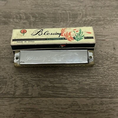 VINTAGE BLESSING WOOD HARMONICA - ORIGINAL BOX - MULTI COLOR NOTE - Image 1 of 4