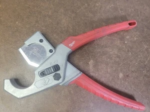 MILWAUKEE PEX/TUBING CUTTER W/DOUBLE GROUND STEEL BLADE #48-22-4204 *** - Picture 1 of 5