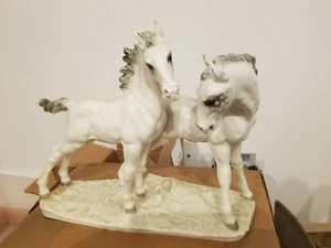 Pferd Porzellan Hutschenreuther Figur BESCHÄDIGT Das Fohlen  - Bild 1 von 5