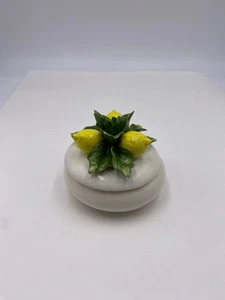 Vintage Capodimonte Italy Art Pottery Lidded Lemon Trinket Box - Picture 1 of 9