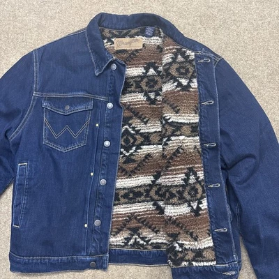 Jaqueta caminhoneiro jeans vintage estilo sudoeste Wrangler Sherpa forrada GG perfeita - Imagem 1 de 4