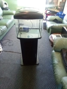 Fish Tank And Stand With Replacement Lamp buyer To Pick Up - Picture 1 of 5