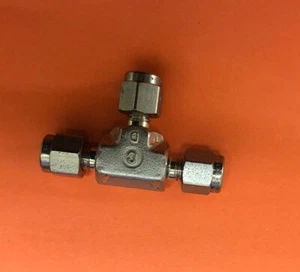 Swagelok Fitting SS , 1/16 Tee SS-100-3- New - Picture 1 of 1
