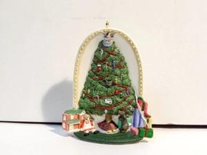 HALLMARK KEEPSAKE 1995 "CHRISTMAS MORNING" - Picture 1 of 3