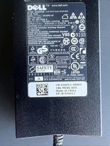 Dell AC/DC Adapter Model DA30PE-00 - Bild 1 von 1