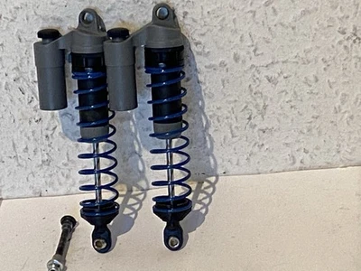 •Zwei gebrauchte 1:8 Thunder-Tiger MTA 4 Stoßdämpfer• - Bild 1 von 4