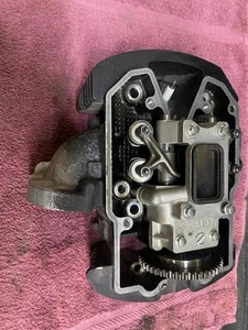 Suzuki Boulevard C90T VL 1500 2013 culata trasera con leva 11103-40H00 - Imagen 1 de 9