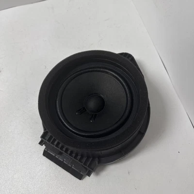 2021-2023 CHEVROLET SUBURBAN REAR RIGHT SIDE DOOR PANEL AUDIO SOUND SPEAKER OEM - Image 1 of 4