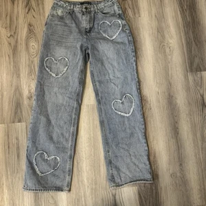 Cali 1850 Junior Herz Patch helle Waschung Größe 9/29 gerades Bein Jeans.  - Bild 1 von 4