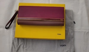fendi pochette vitello/amarena+mlc+oro soft - Foto 1 di 13