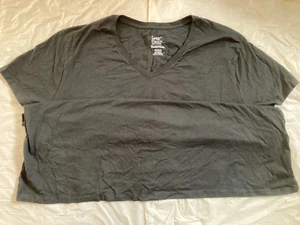 (1) Just My Size Woman's 5X (30W/32W) Soft V Neck T-Shirt 100% Cotton Black New - Picture 1 of 3