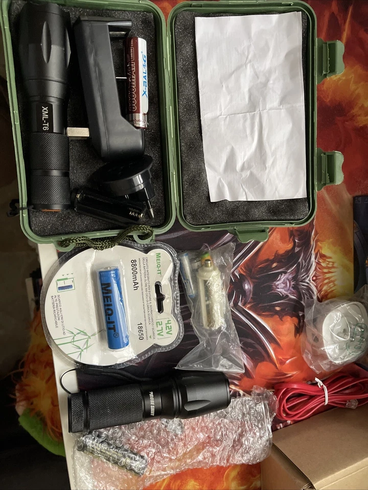 Lotto 2 Torcia Led XML T6 E Probe Shiny Ricaricabile 1000 Lumen - Immagine 1 di 3