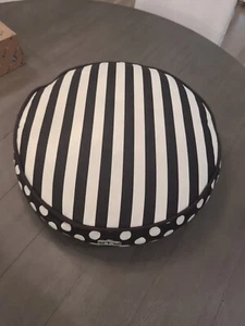 Henri Bendel Dog Bed Reversible Sides 21" - Picture 1 of 7