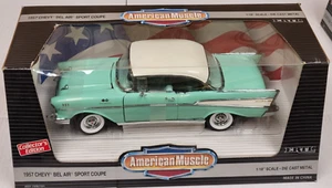 ERTL 1/18 - 1957 Chevy Bel Air Sport cupé, nuevo (verde surf - 7331) - Imagen 1 de 9