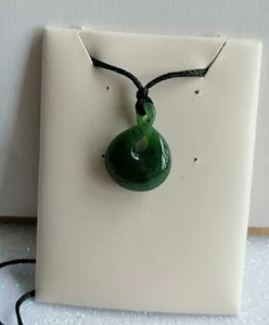 New Zealand Maori Transitional style Jade Single Twist pendant 21 mm L - Picture 1 of 7