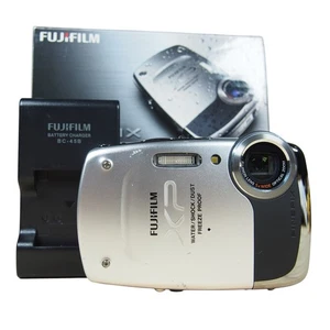 Fujifilm Finepix XP20 14.4MP Digitalkamera Bundle silber mit Ladegerät + Akku - Bild 1 von 10