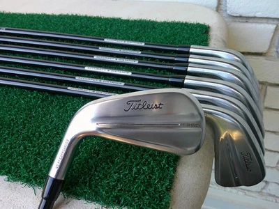 Juego de hierros forjados Titleist 2025 T350 (5-PW, 48*) con diseño de grafito TOUR AD R Flex Foto 1 de 4