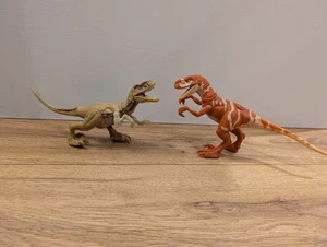 Jurassic World Dinosaur Action Velocitaptors Owen Escape Set - Picture 1 of 5