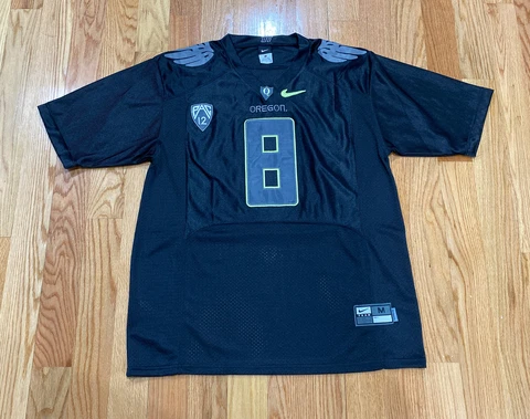 Oregon Ducks #8 (Marcus Mariota) Black 2014 Mens Medium Nike Limited Jersey Cover