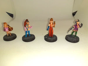 Blood Bowl Shadowforge Miniaturas Elfo Malvado Personal de Apoyo Pro-Pintado 4 Jugadores - Imagen 1 de 2