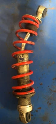 Amortiguador delantero Polaris RMK 800 2001 para piezas Foto 1 de 4